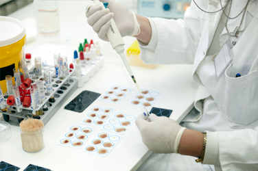 Faut-il investir en Bourse dans l’action du groupe Gilead ?